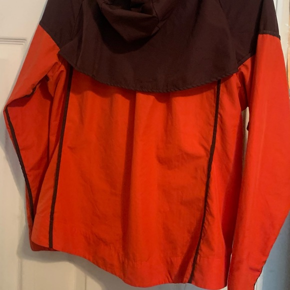 NIKE WINDBREAKER RAIN JACKET - Picture 2 of 2